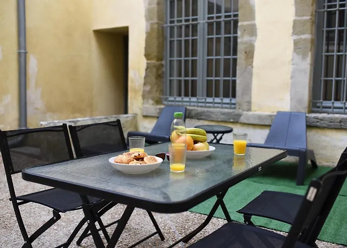 Superbe Appartement Avec Cour Dans La Bastide
