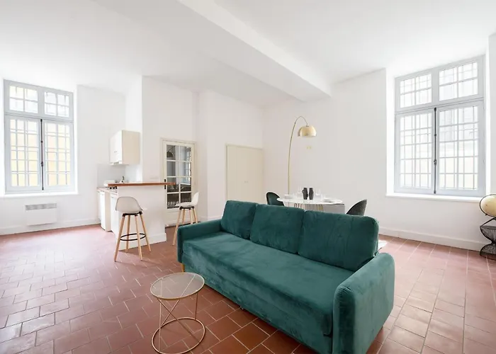 Superbe Appartement Avec Cour Dans La Bastide